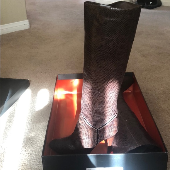 BCBG knee height boots - Picture 2 of 2